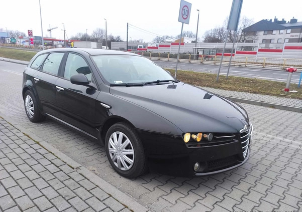 Alfa Romeo 159 cena 14900 przebieg: 200000, rok produkcji 2008 z Toruń małe 79